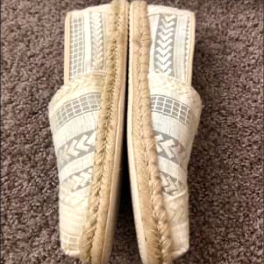 Woman Toms #6